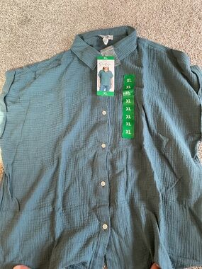 NWT Jessica Simpson Blouse